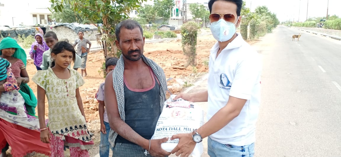 covid-19-help-ration-kit-by-saviours-foundation-charitable-trust-kota-u